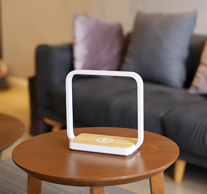 Velusure Halo™ Bedside Lamp with Wireless Charging